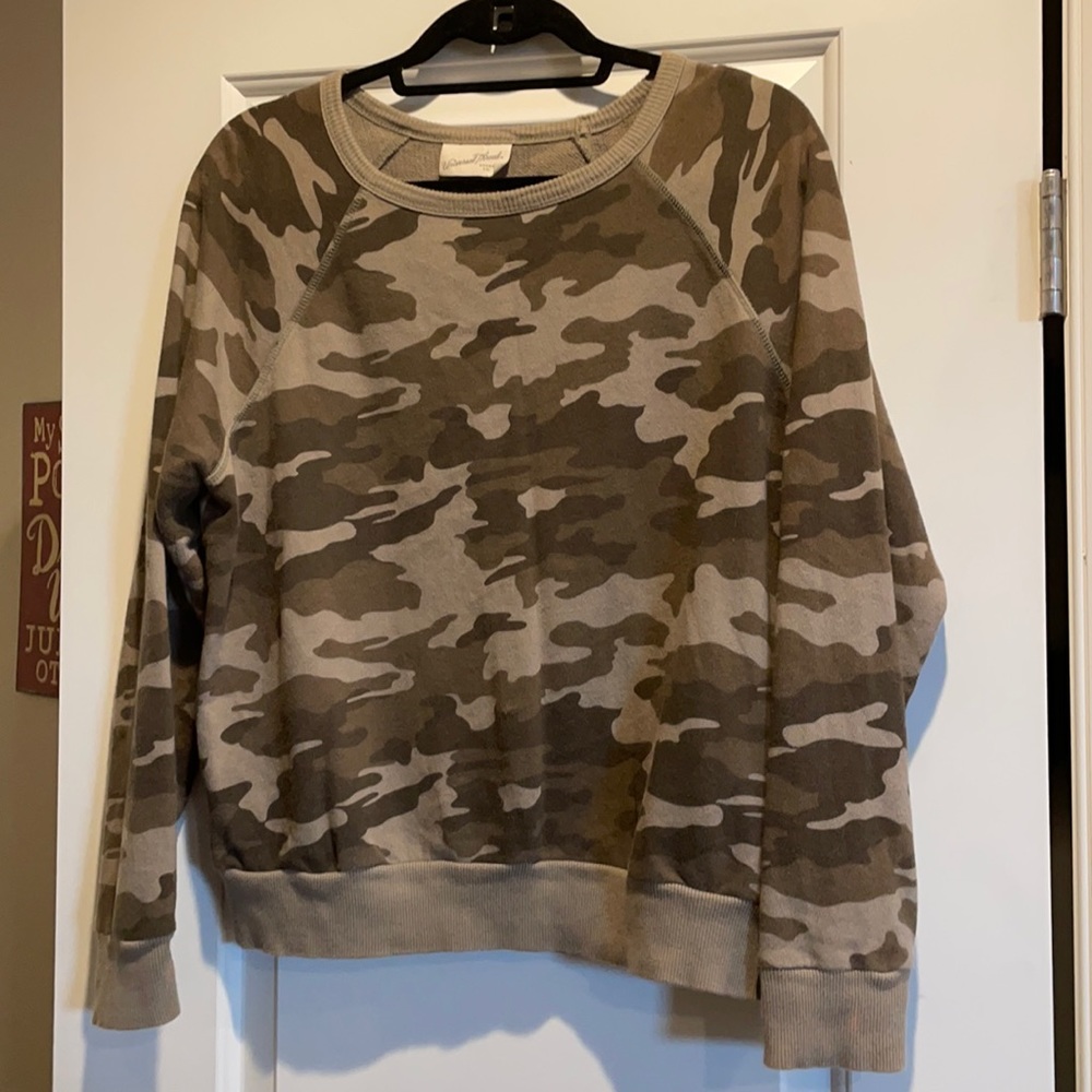 Camo sweat shift